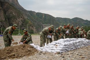 意媒：为在竞争中击败皇马，曼联准备好为引进斯卡尔维尼采取行动